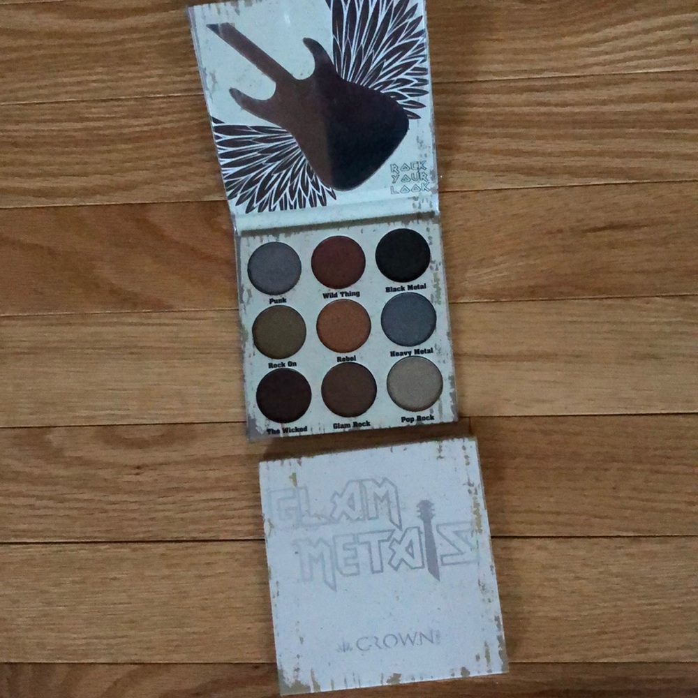 Crown pro Gam Metals Eyeshadow Palette